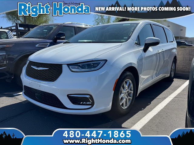 2023 Chrysler Pacifica Touring L