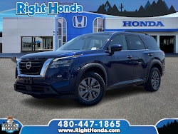 2024 Nissan Pathfinder SV