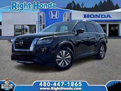 2022 Nissan Pathfinder SL