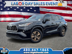 2022 Toyota Highlander Hybrid XLE Bronze