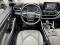 2022 Toyota Highlander Hybrid XLE Bronze