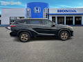 2022 Toyota Highlander Hybrid XLE Bronze