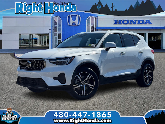 2024 Volvo XC40 B5 Core