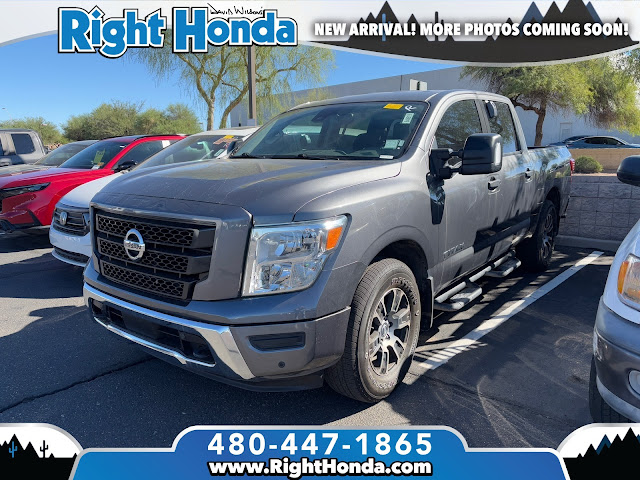 2022 Nissan Titan SV