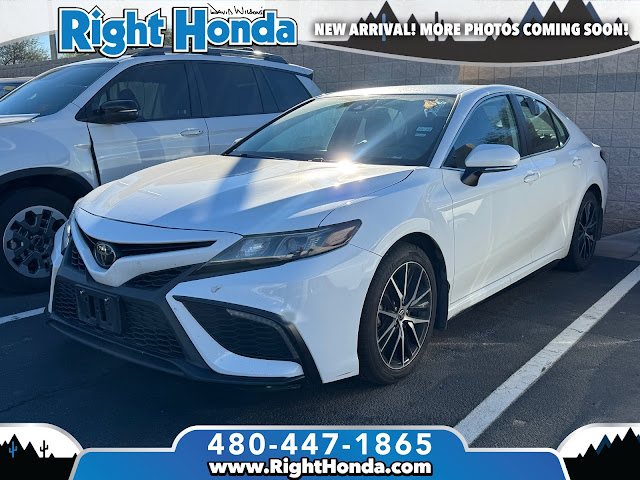 2024 Toyota Camry SE