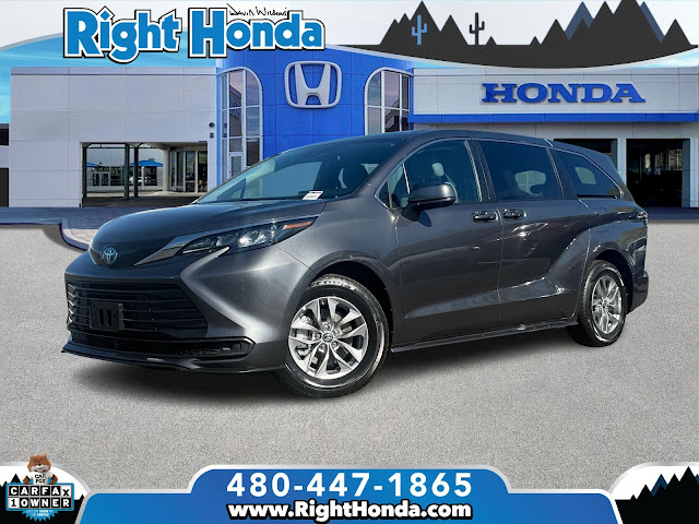 2025 Toyota Sienna LE