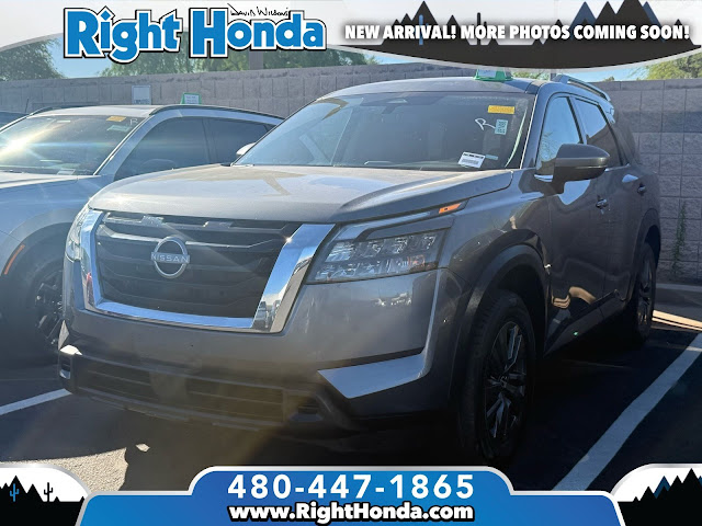 2024 Nissan Pathfinder SV