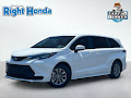 2025 Toyota Sienna LE