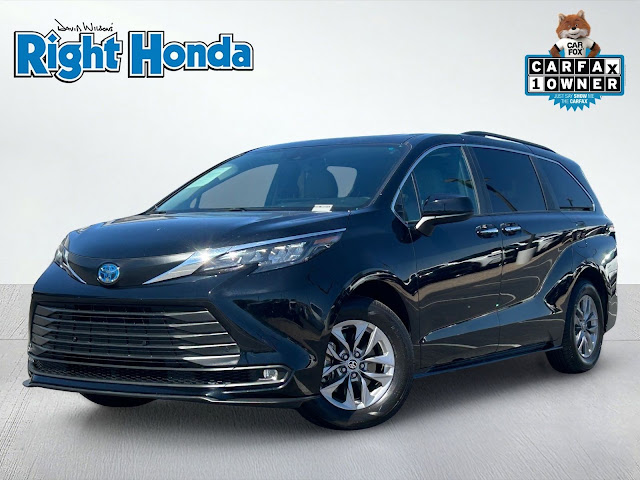 2025 Toyota Sienna XLE