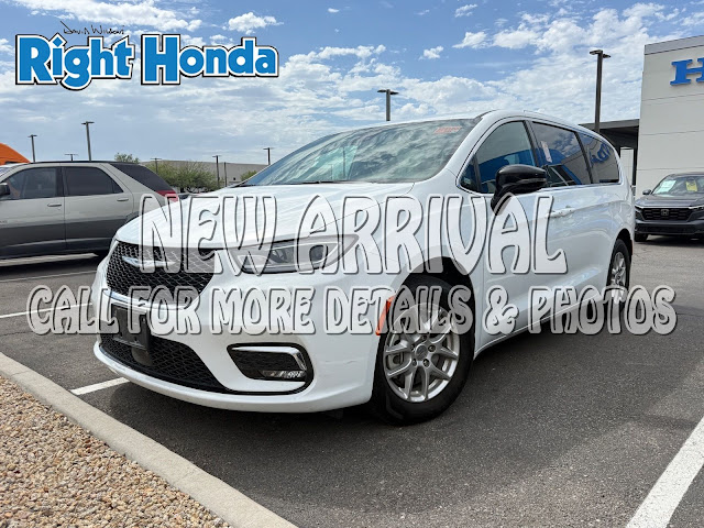2025 Chrysler Pacifica Select