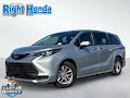 2025 Toyota Sienna LE