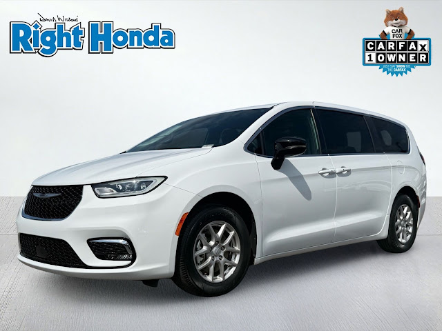 2025 Chrysler Pacifica Select
