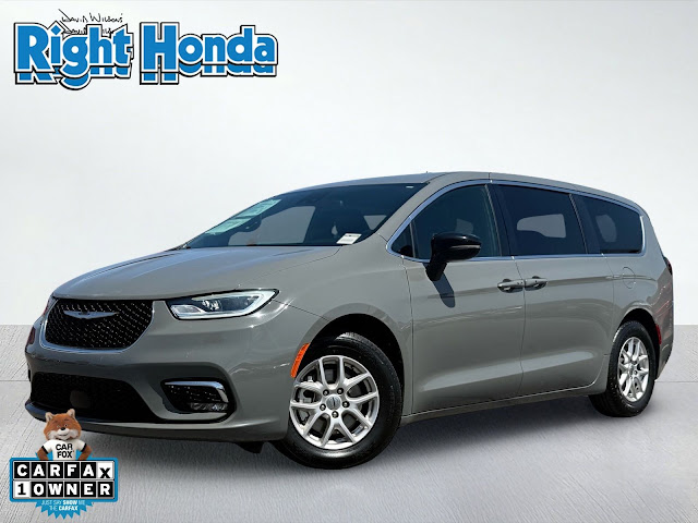 2025 Chrysler Pacifica Select