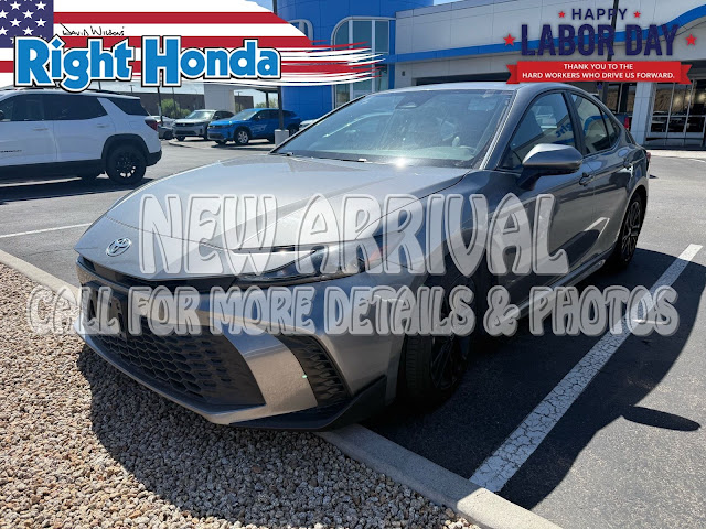 2025 Toyota Camry SE
